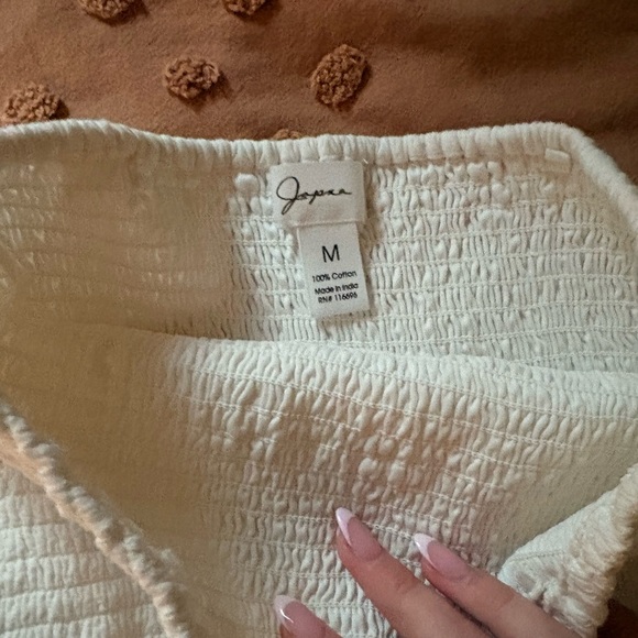 Elegant White Strapless Dress - Picture 2 of 4